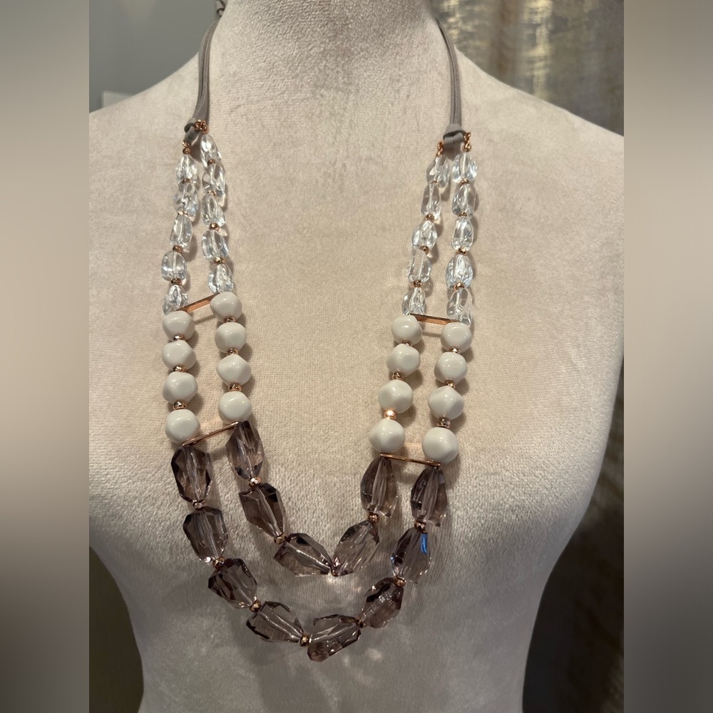 Gorgeous Premier Designs necklace